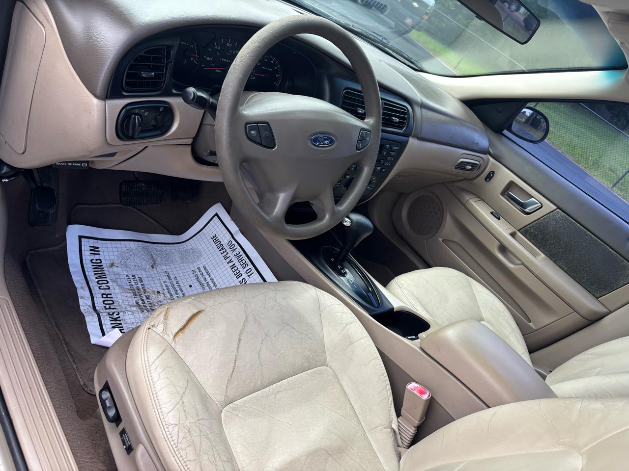 Ford Taurus 4dr Sdn SES 2001