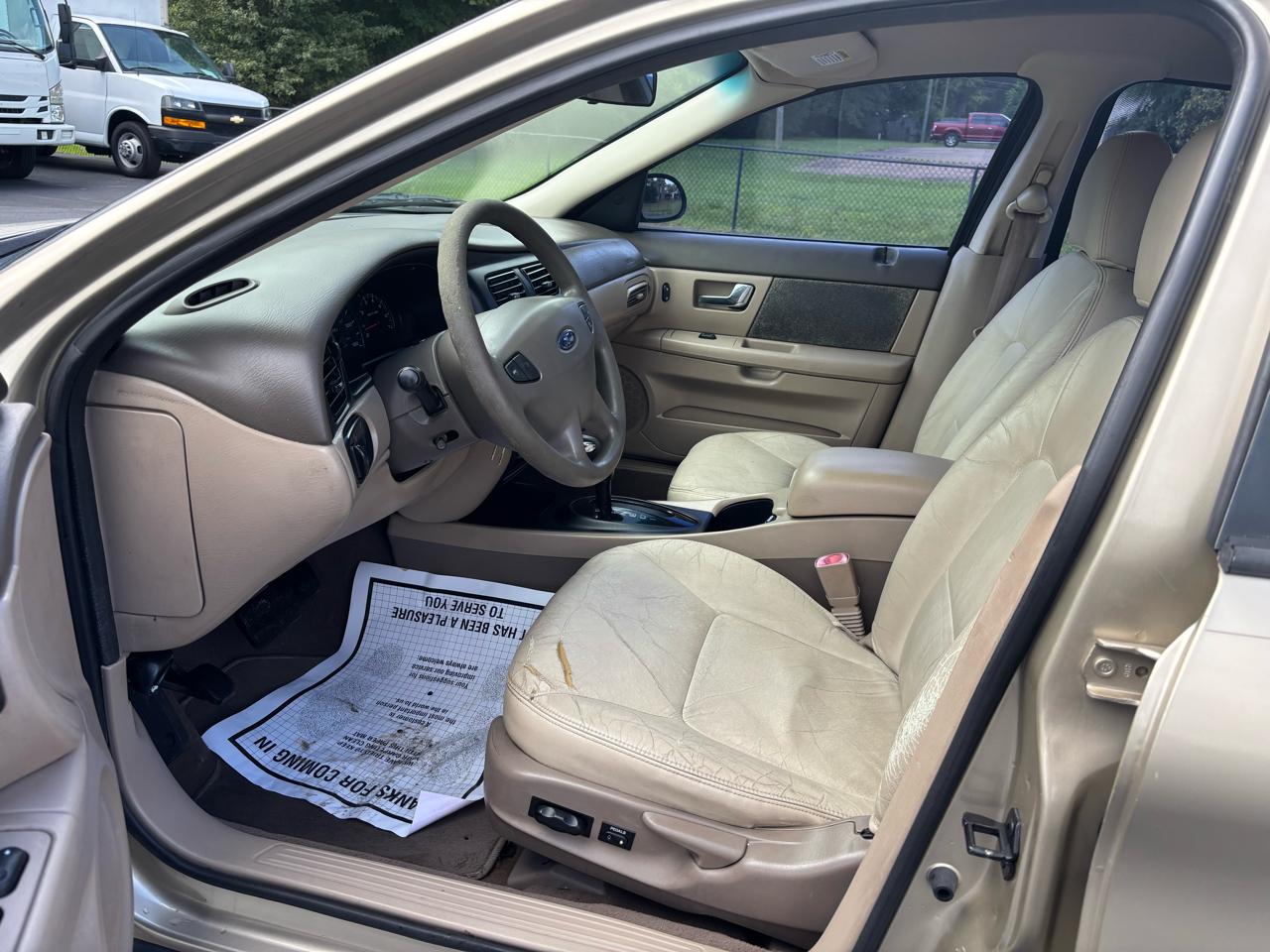 Ford Taurus 4dr Sdn SES 2001