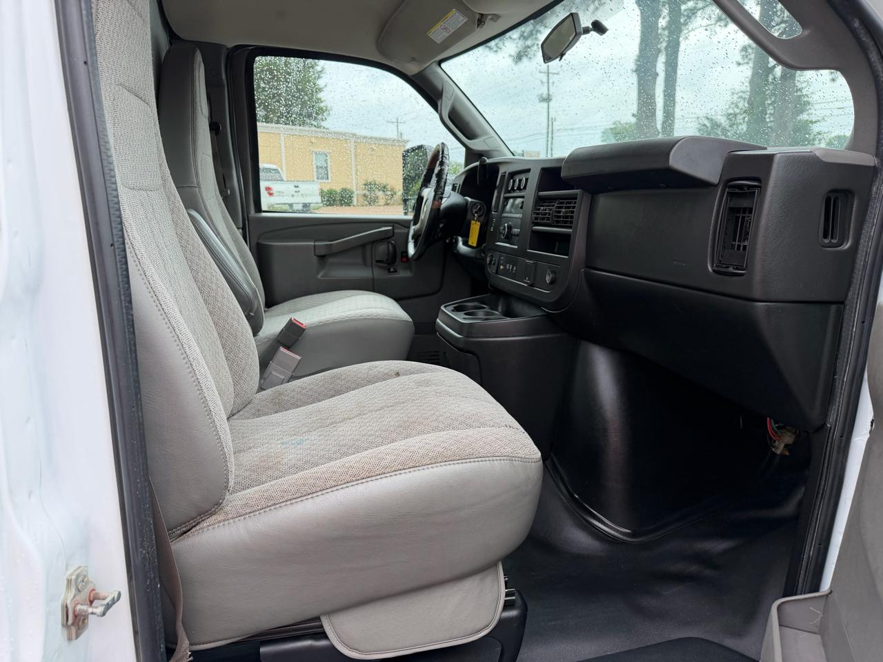Chevrolet Express Commercial Cutaway 3500 Van 177" 2019