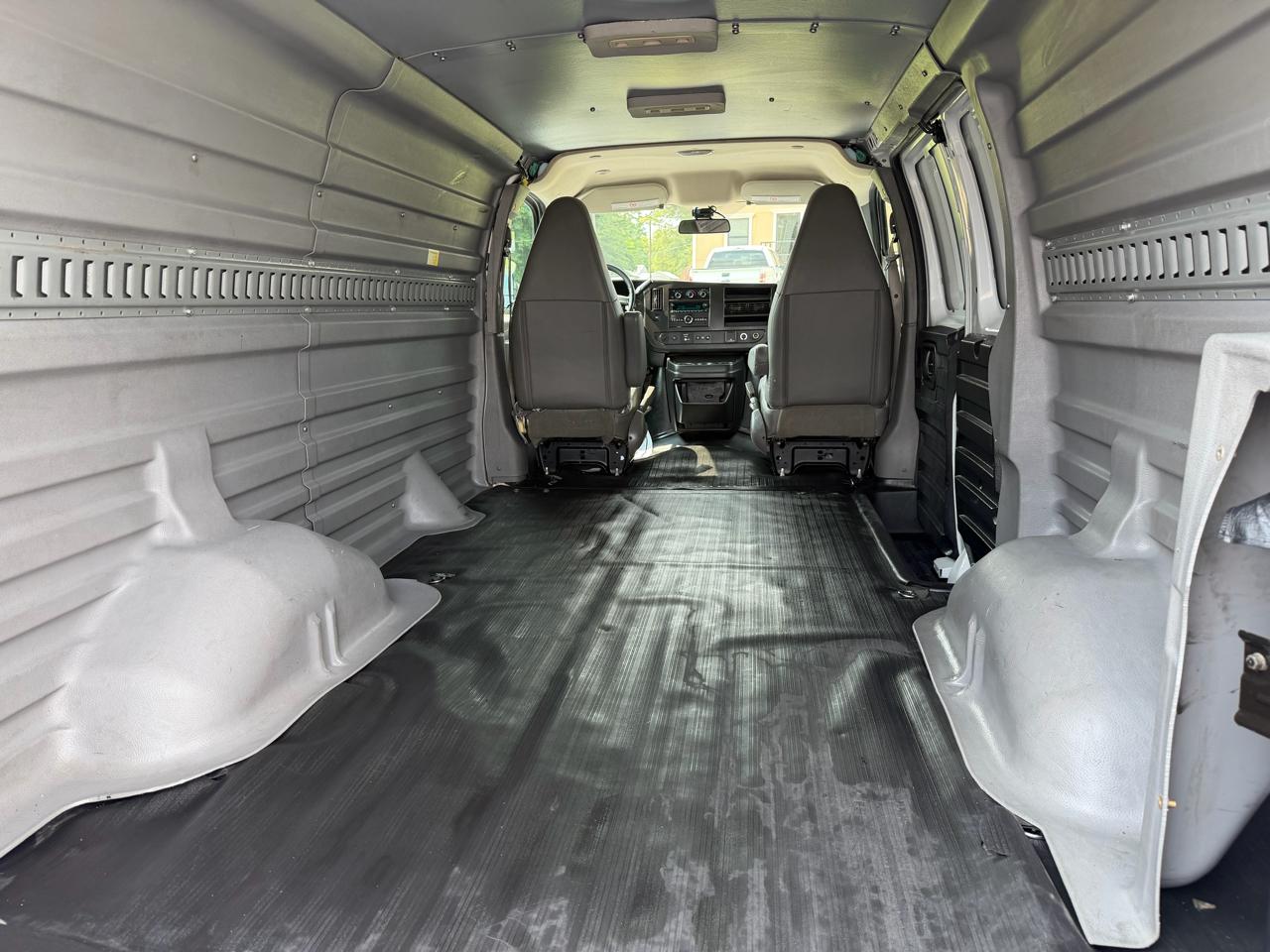 Chevrolet Express Cargo Van RWD 2500 135" 2019