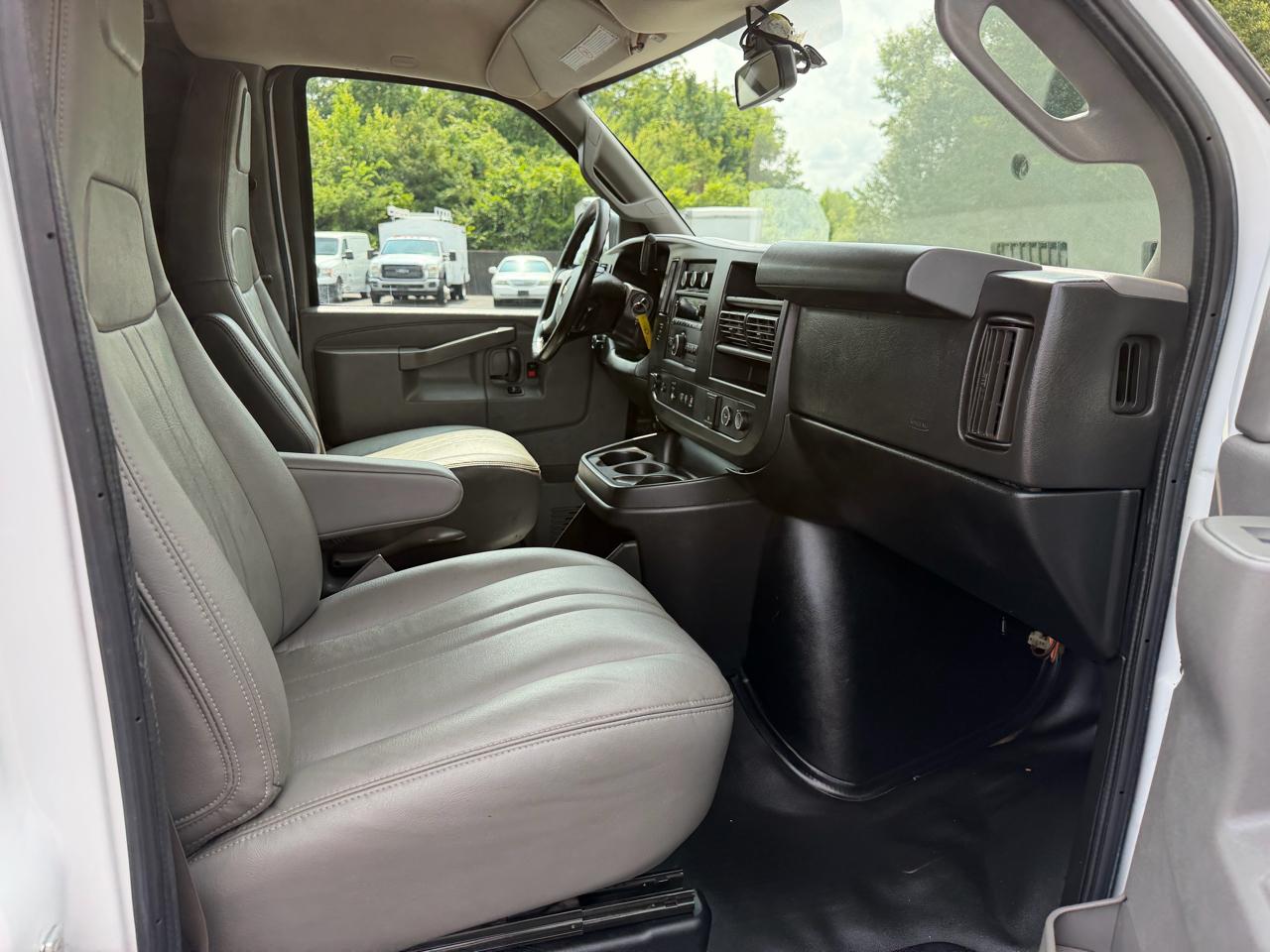 Chevrolet Express Cargo Van RWD 2500 135" 2019