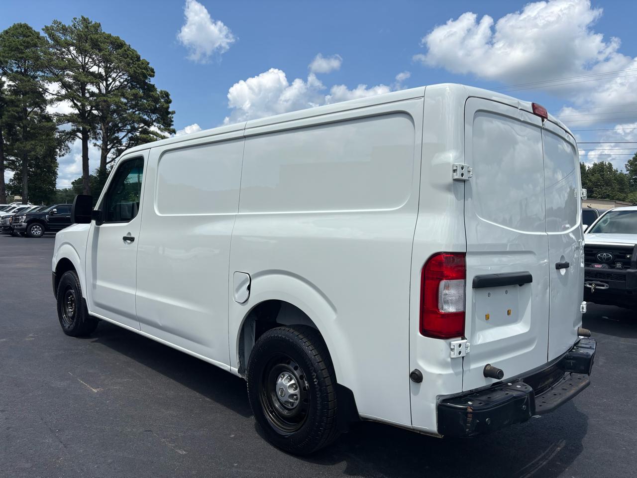 Nissan NV Cargo NV2500 HD Standard Roof V6 SV 2020