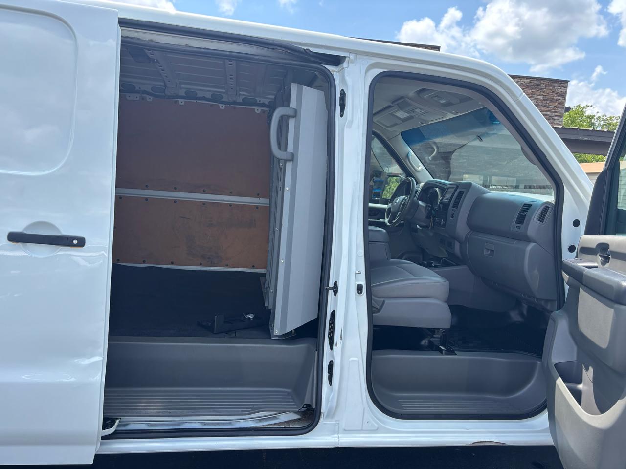 Nissan NV Cargo NV2500 HD Standard Roof V6 SV 2020