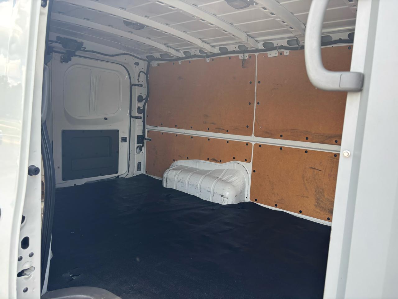 Nissan NV Cargo NV2500 HD Standard Roof V6 SV 2020