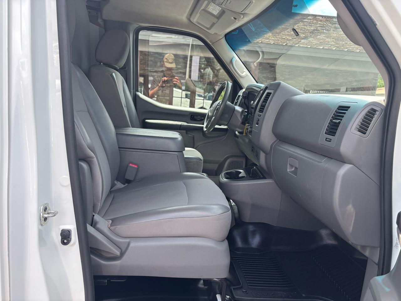 Nissan NV Cargo NV2500 HD Standard Roof V6 SV 2020