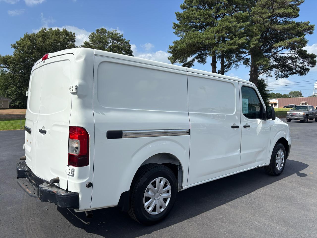 Nissan NV Cargo NV2500 HD Standard Roof V6 SV 2020