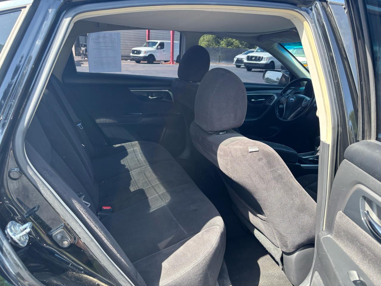 Nissan Altima 4dr Sdn I4 2.5 SV 2013