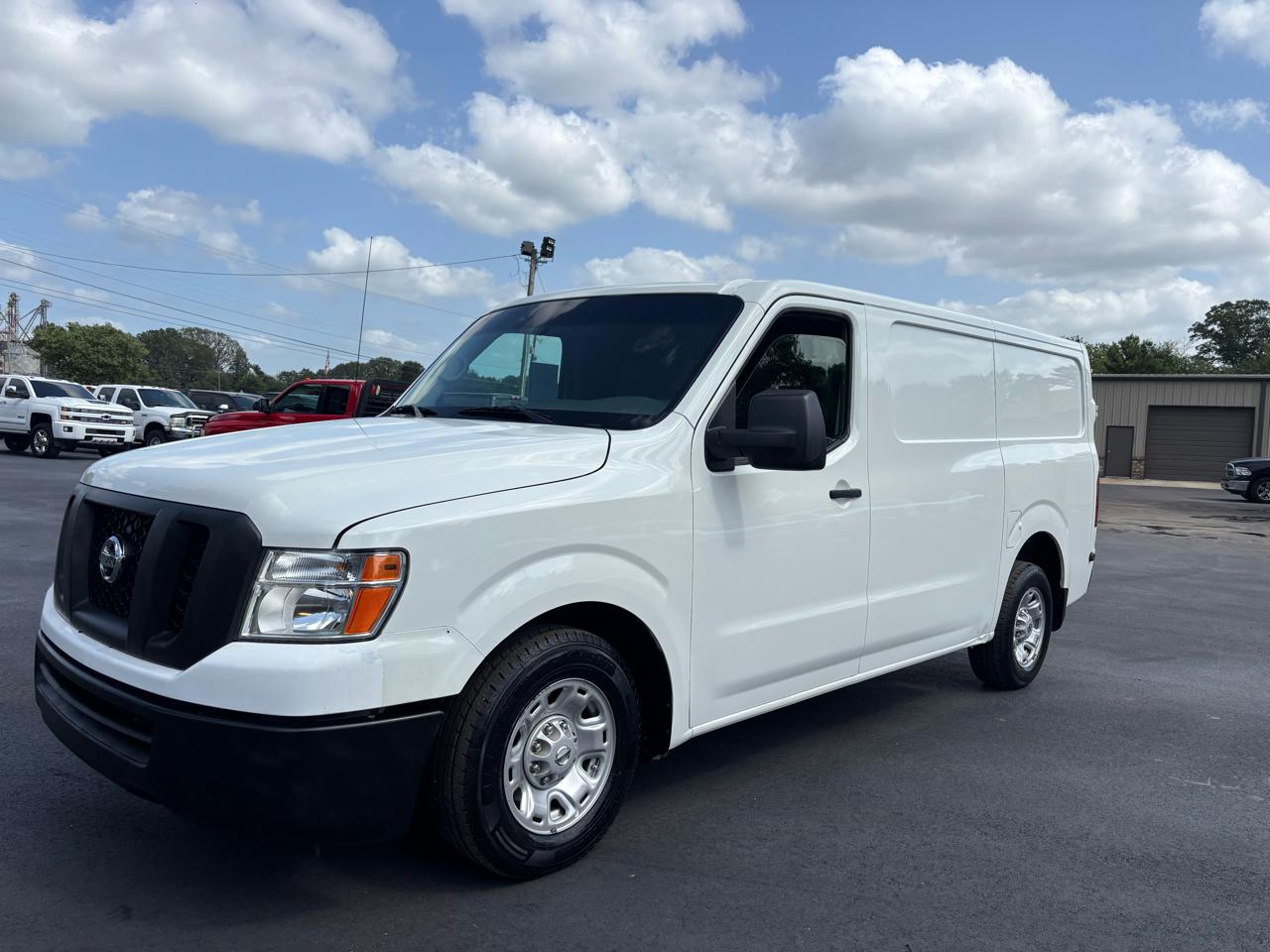 Nissan NV Cargo NV2500 HD Standard Roof V6 SV 2021