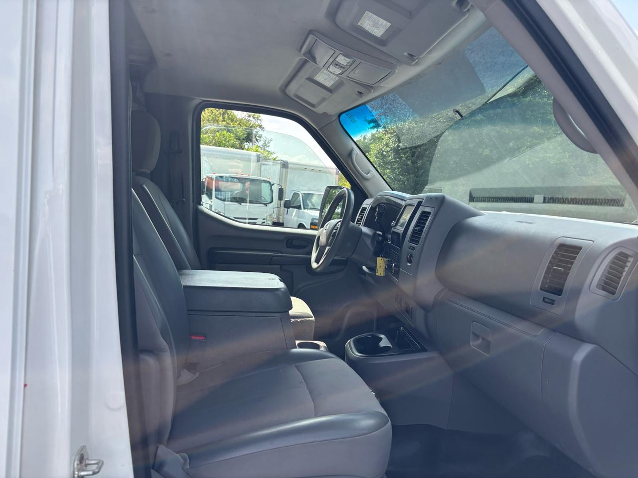 Nissan NV Cargo NV2500 HD Standard Roof V6 SV 2021