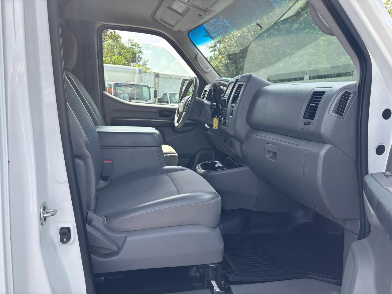 Nissan NV Cargo NV2500 HD Standard Roof V6 SV 2021