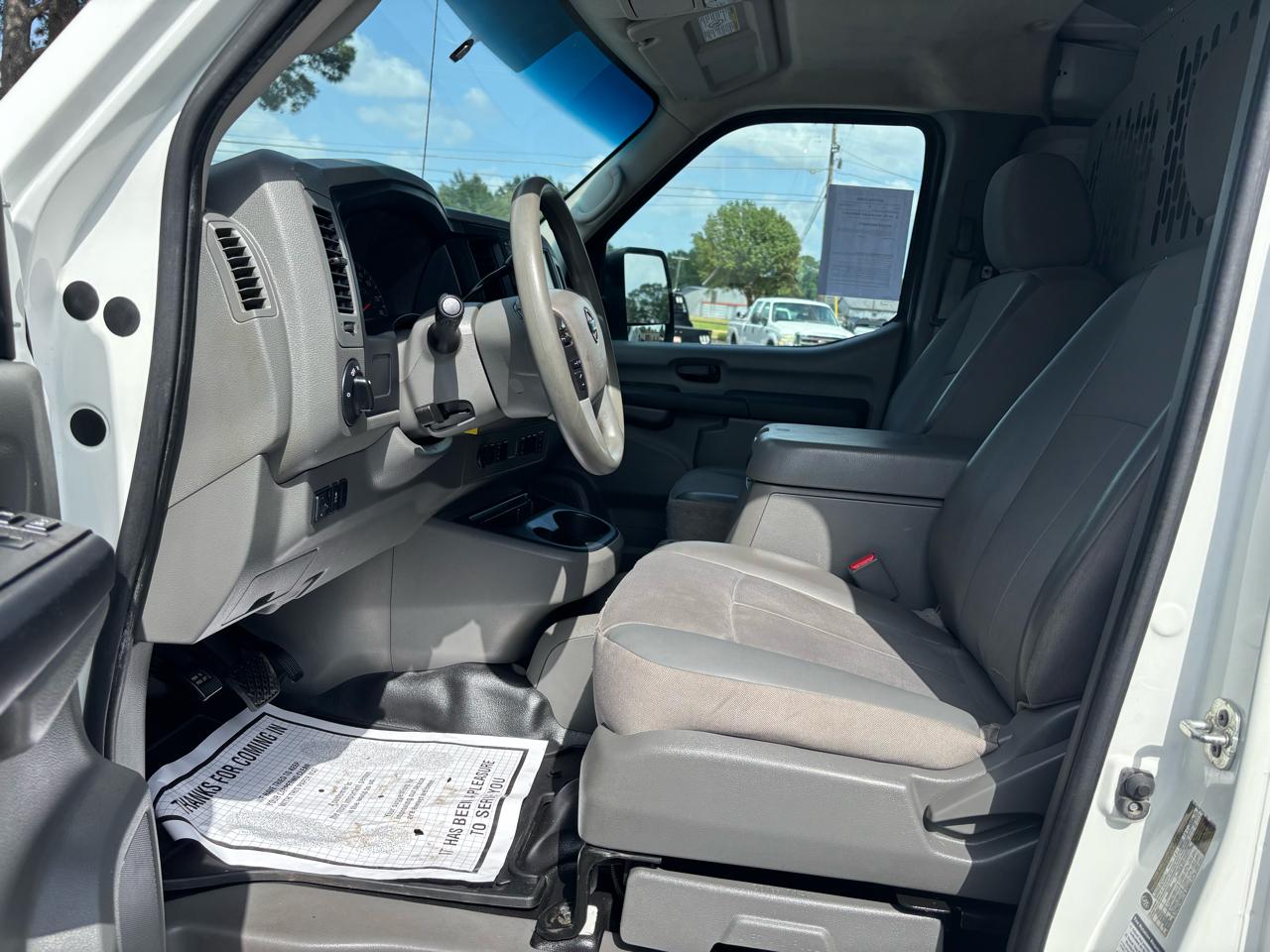 Nissan NV Cargo NV2500 HD Standard Roof V6 SV 2021