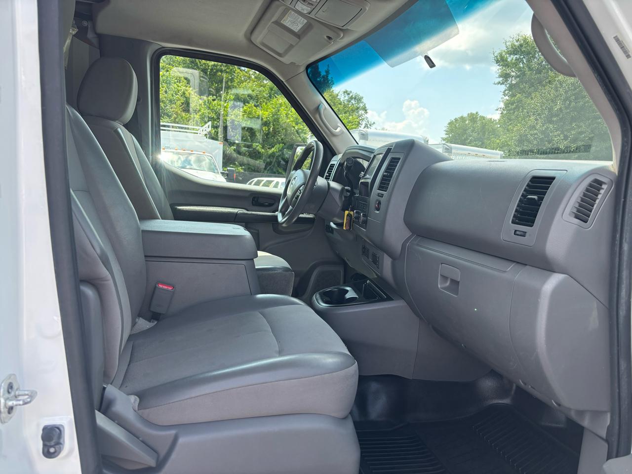 Nissan NV Cargo NV2500 HD Standard Roof V6 SV 2020