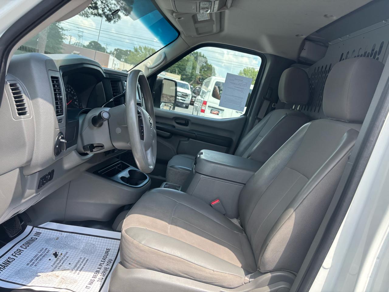 Nissan NV Cargo NV2500 HD Standard Roof V6 SV 2020
