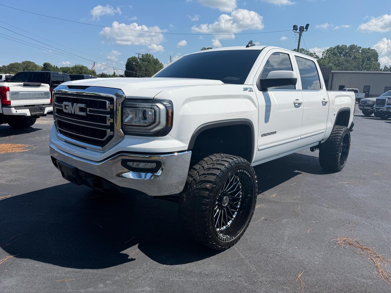 GMC Sierra 1500 4WD Crew Cab 143.5" SLE 2017