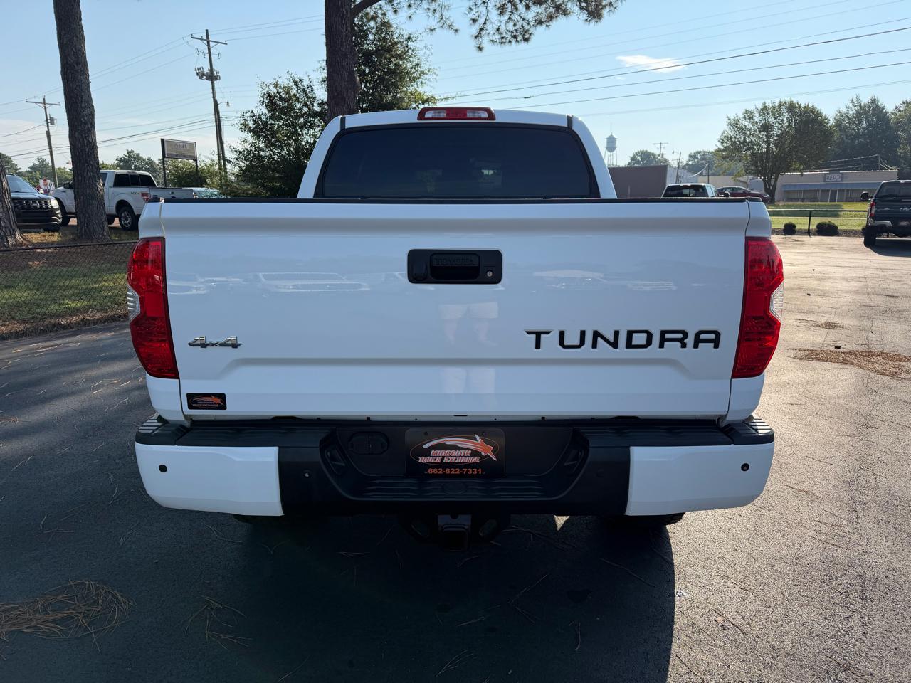 Toyota Tundra 4WD Truck CrewMax 5.7L FFV V8 6-Spd AT Platinum (Natl) 2016