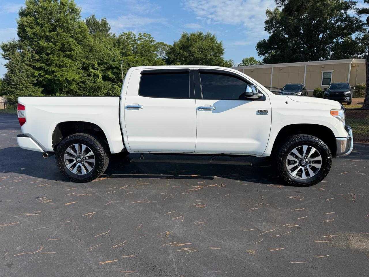 Toyota Tundra 4WD Truck CrewMax 5.7L FFV V8 6-Spd AT Platinum (Natl) 2016