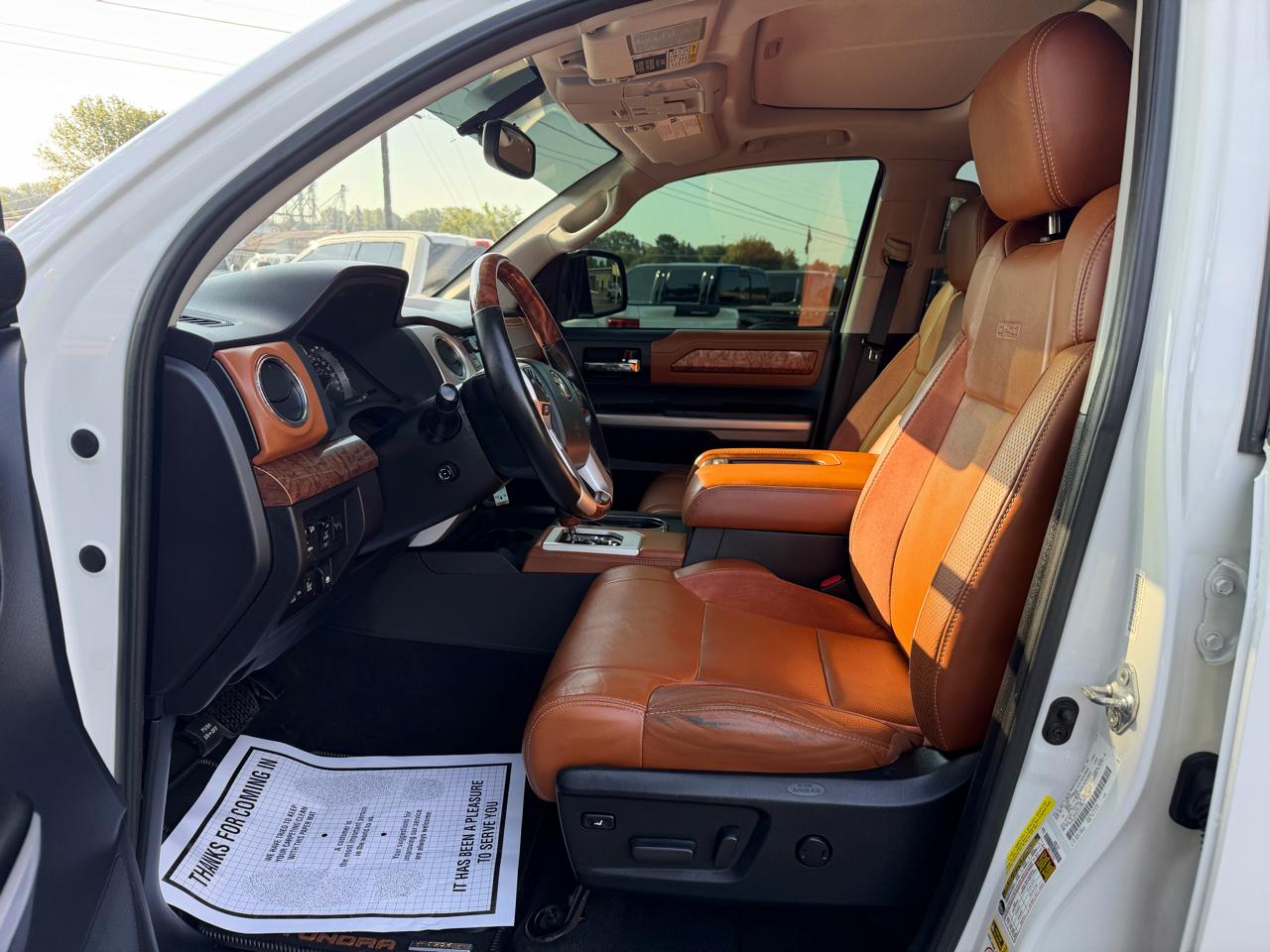 Toyota Tundra 4WD Truck CrewMax 5.7L FFV V8 6-Spd AT Platinum (Natl) 2016