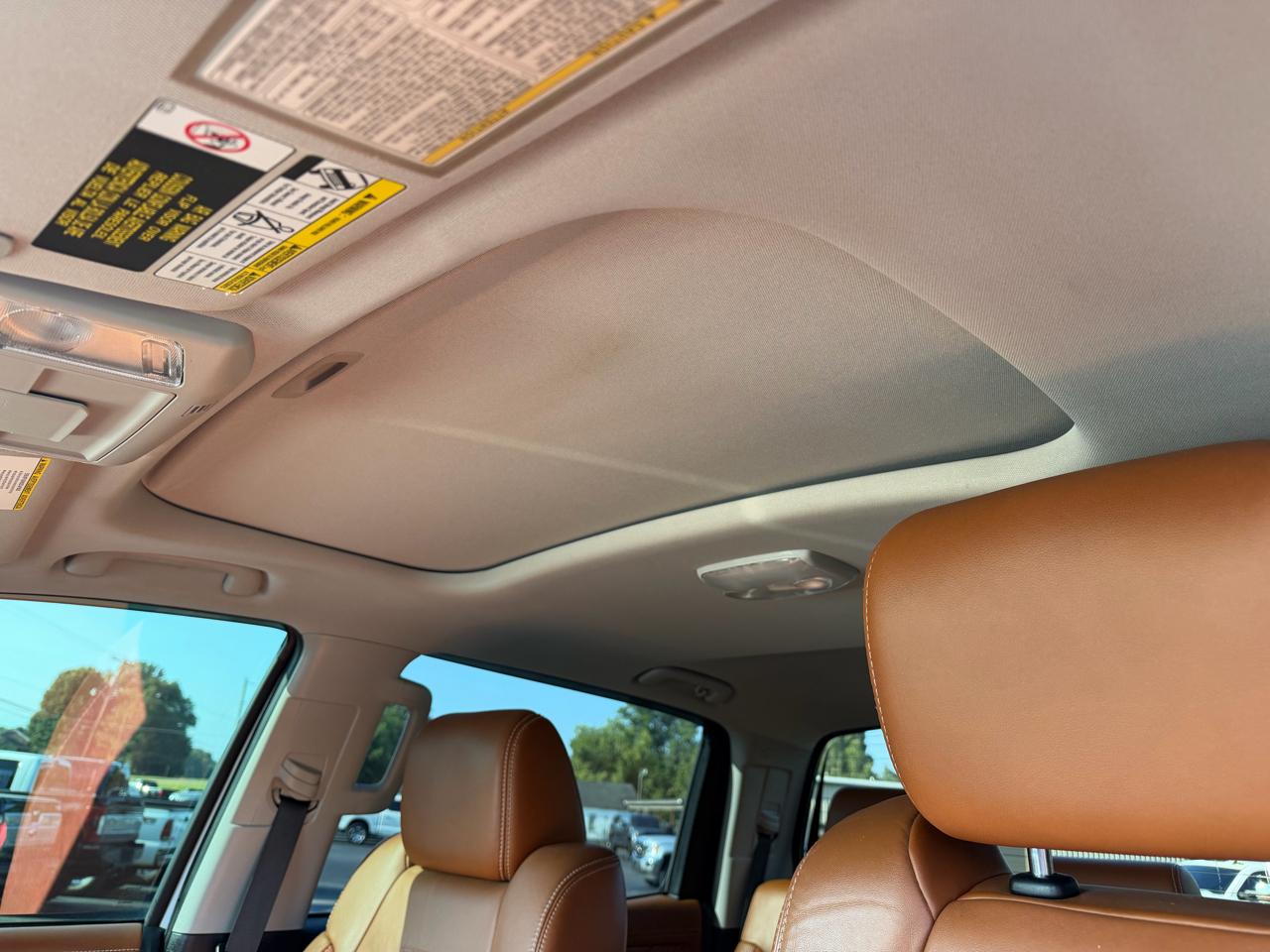 Toyota Tundra 4WD Truck CrewMax 5.7L FFV V8 6-Spd AT Platinum (Natl) 2016