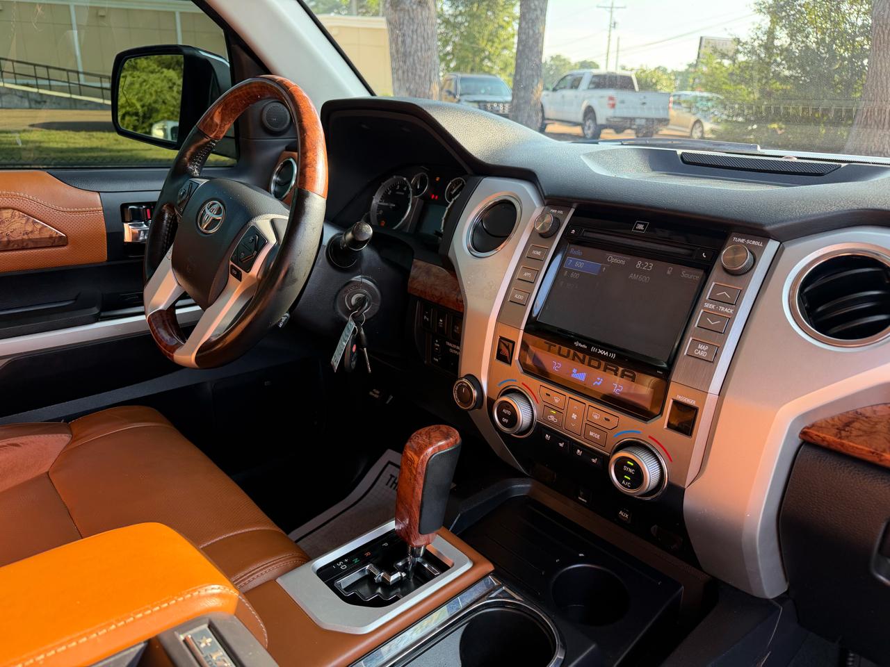 Toyota Tundra 4WD Truck CrewMax 5.7L FFV V8 6-Spd AT Platinum (Natl) 2016