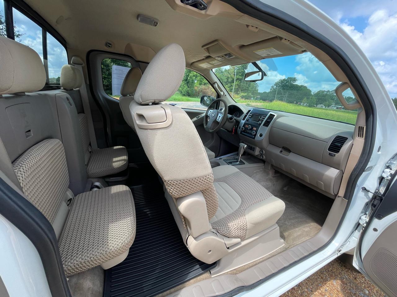 Nissan Frontier 4WD King Cab Auto SV 2014