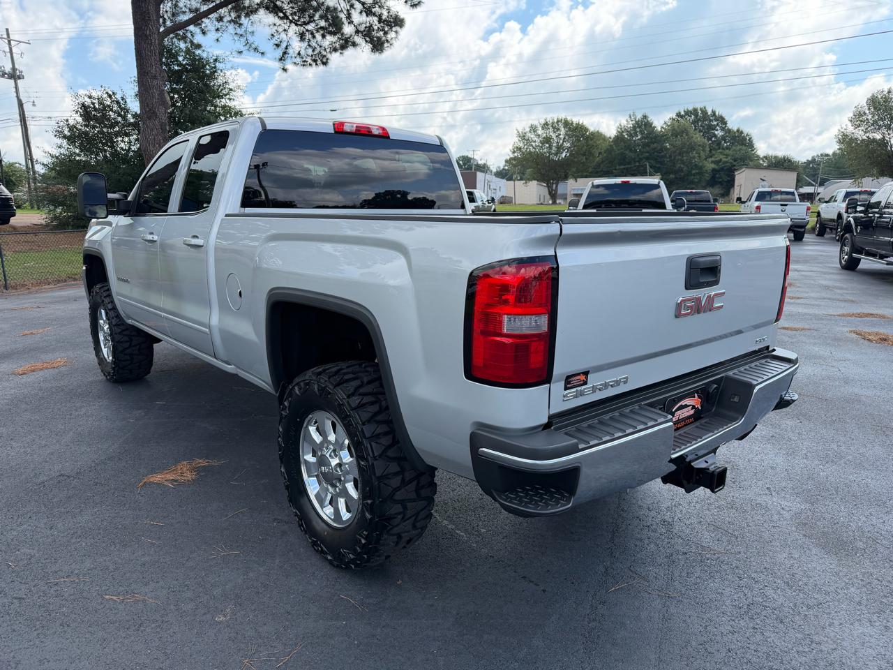 GMC Sierra 2500HD 4WD Double Cab 144.2" SLE 2015