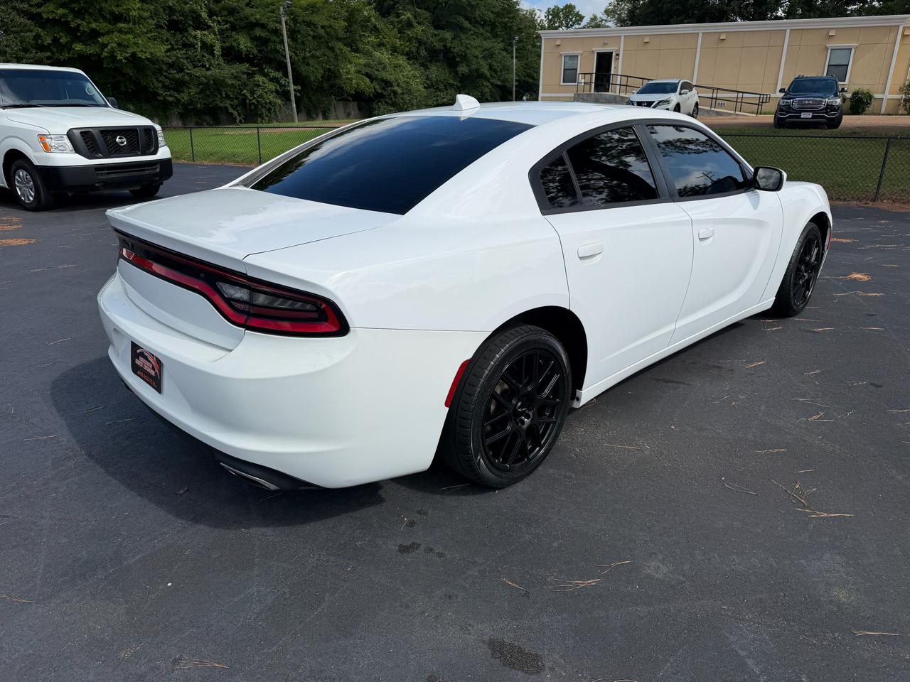 Dodge Charger 4dr Sdn SXT RWD 2015