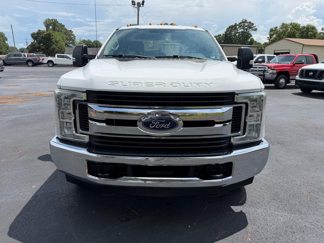 Ford Super Duty F-350 SRW XL 2WD SuperCab 168" WB 60" CA 2019