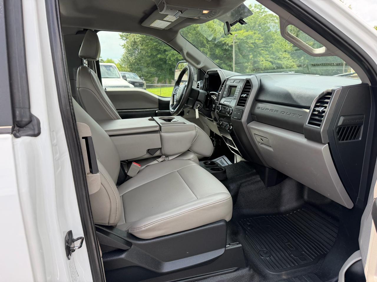 Ford Super Duty F-350 SRW XL 2WD SuperCab 168" WB 60" CA 2019