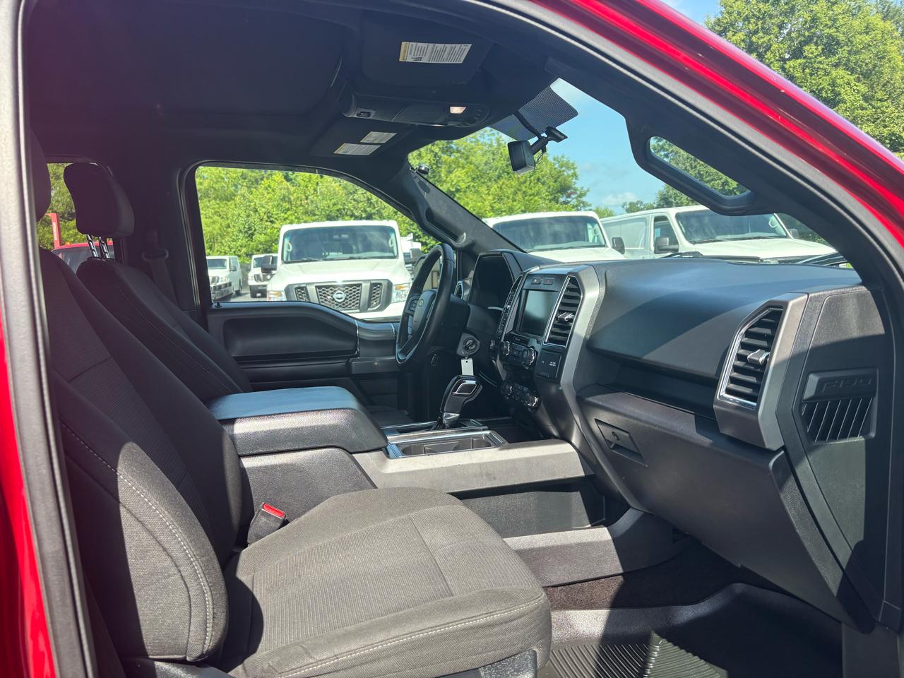 Ford F-150 2WD SuperCrew 145" XLT 2015