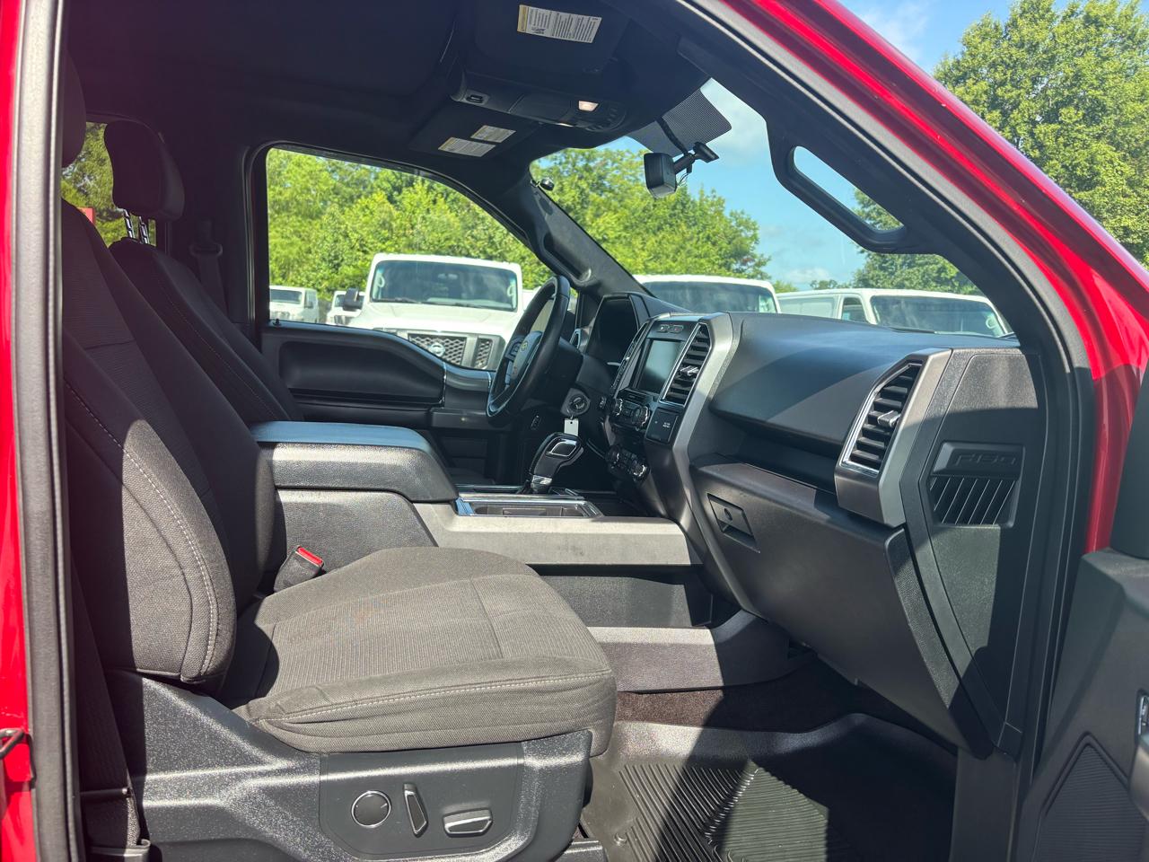 Ford F-150 2WD SuperCrew 145" XLT 2015