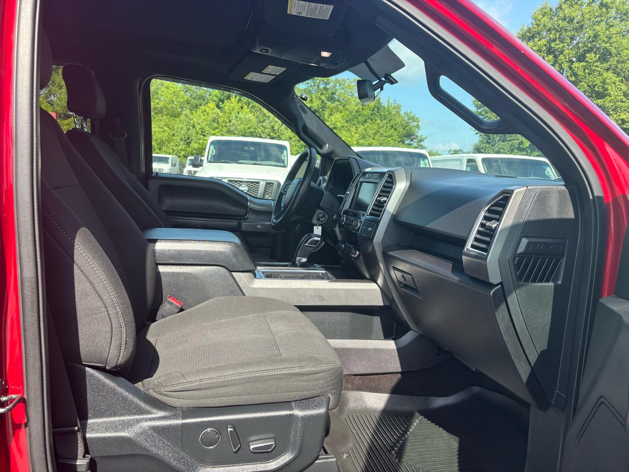 Ford F-150 2WD SuperCrew 145" XLT 2015