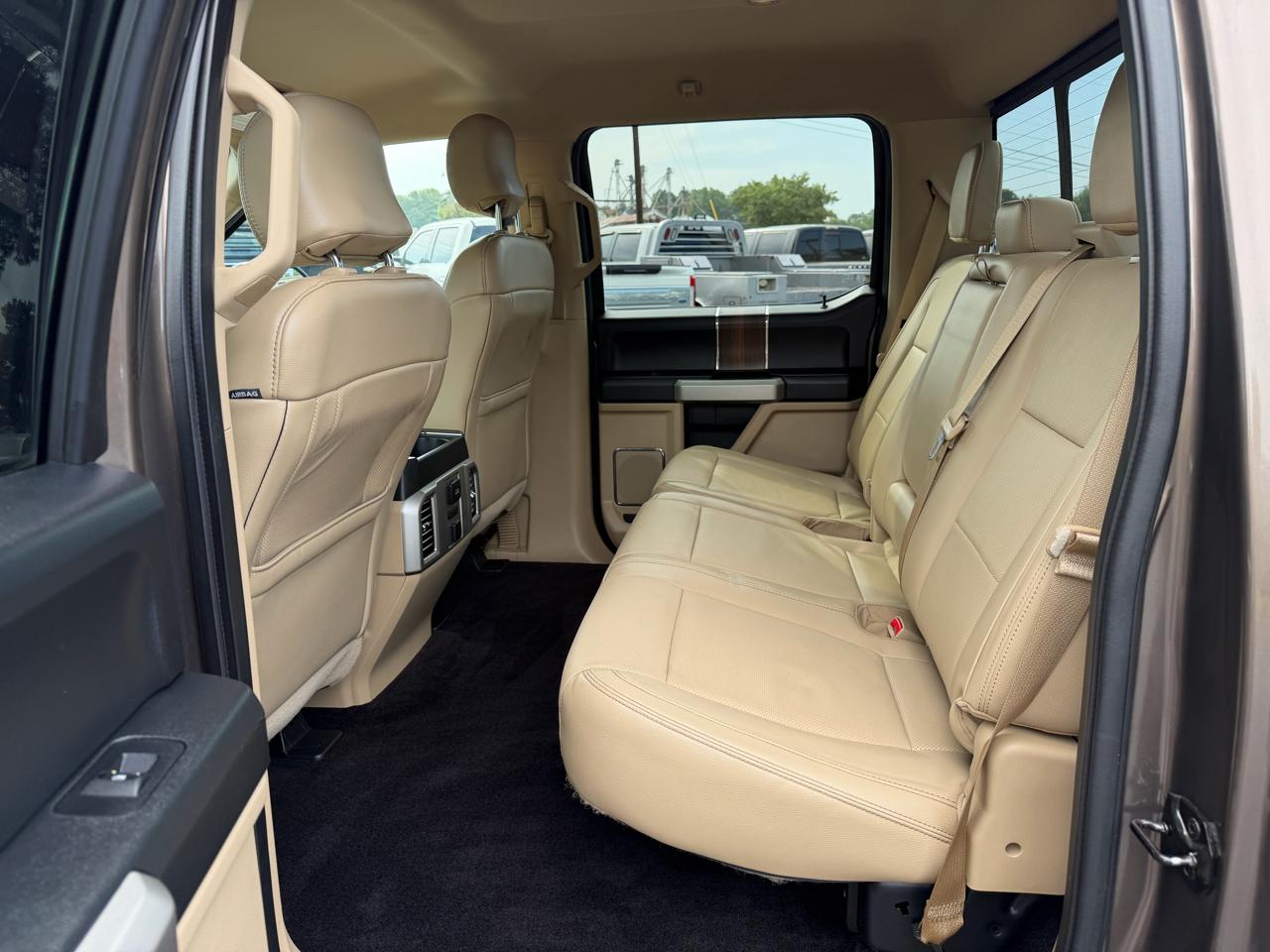 Ford F-150 4WD SuperCrew 145" Lariat 2016