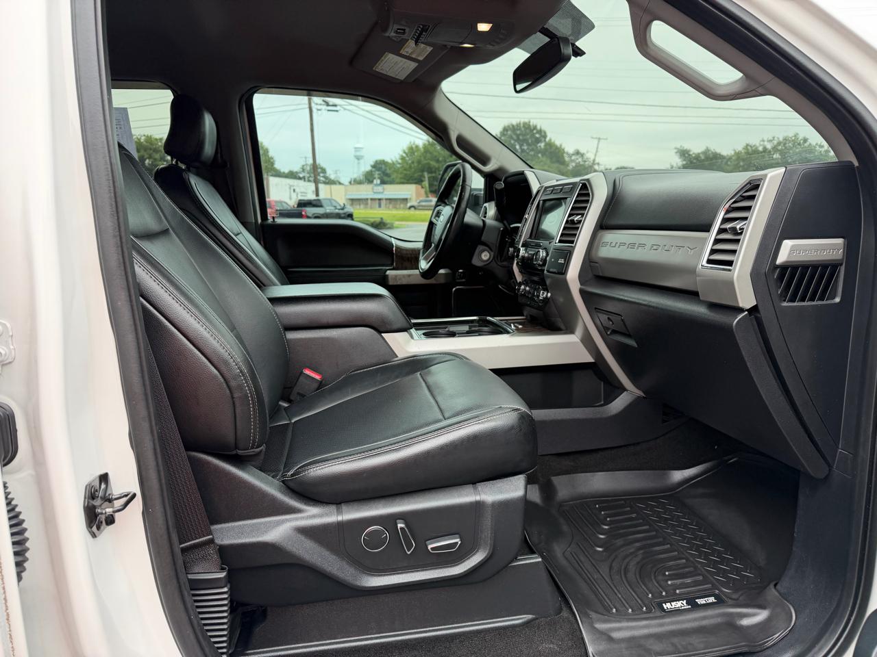 Ford Super Duty F-250 SRW Lariat 4WD Crew Cab 6.75' Box 2017