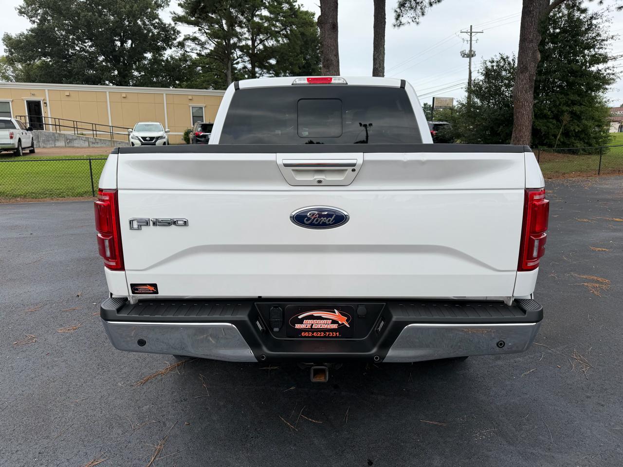 Ford F-150 4WD SuperCrew 145" Lariat 2015