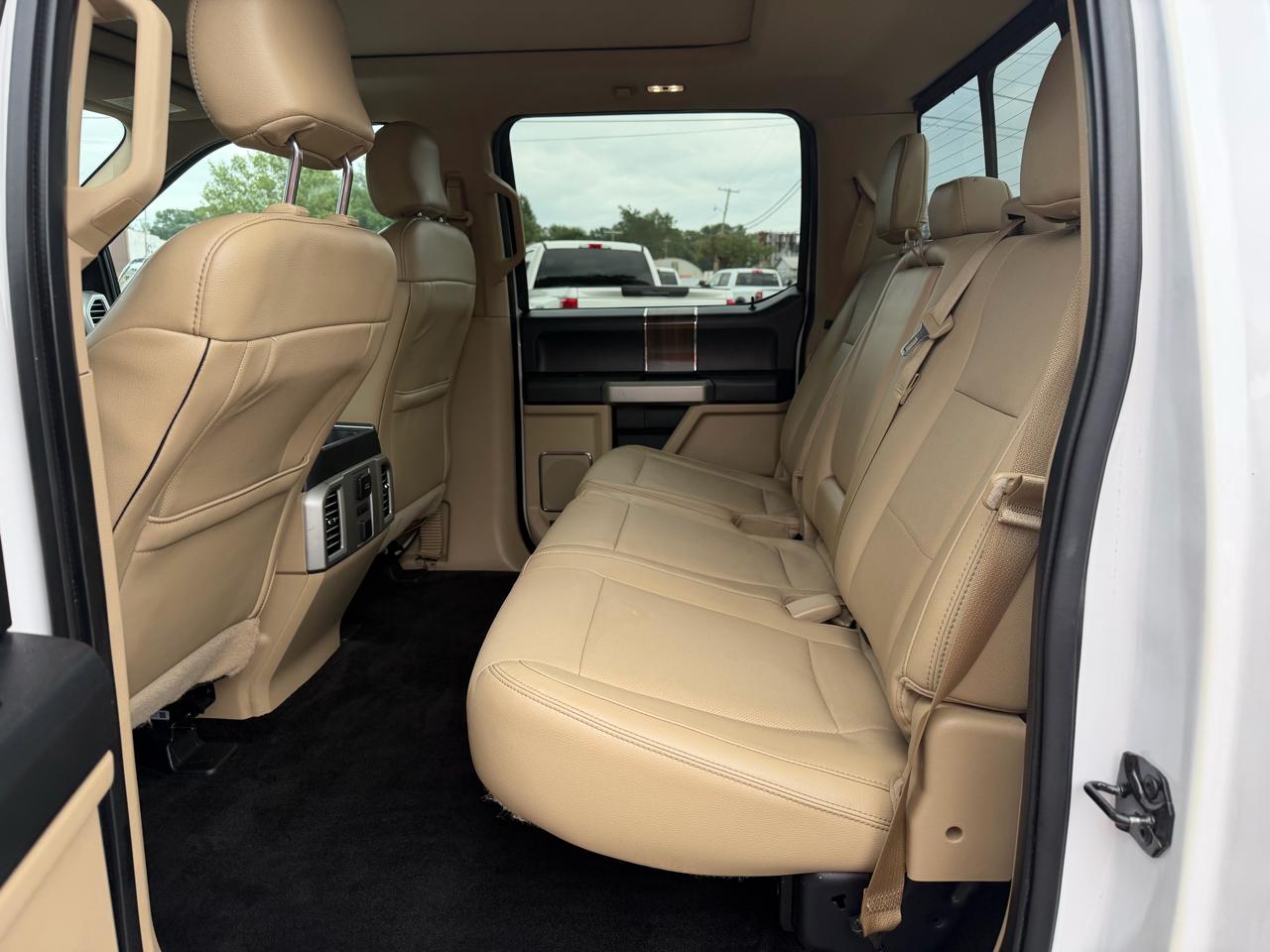Ford F-150 4WD SuperCrew 145" Lariat 2015