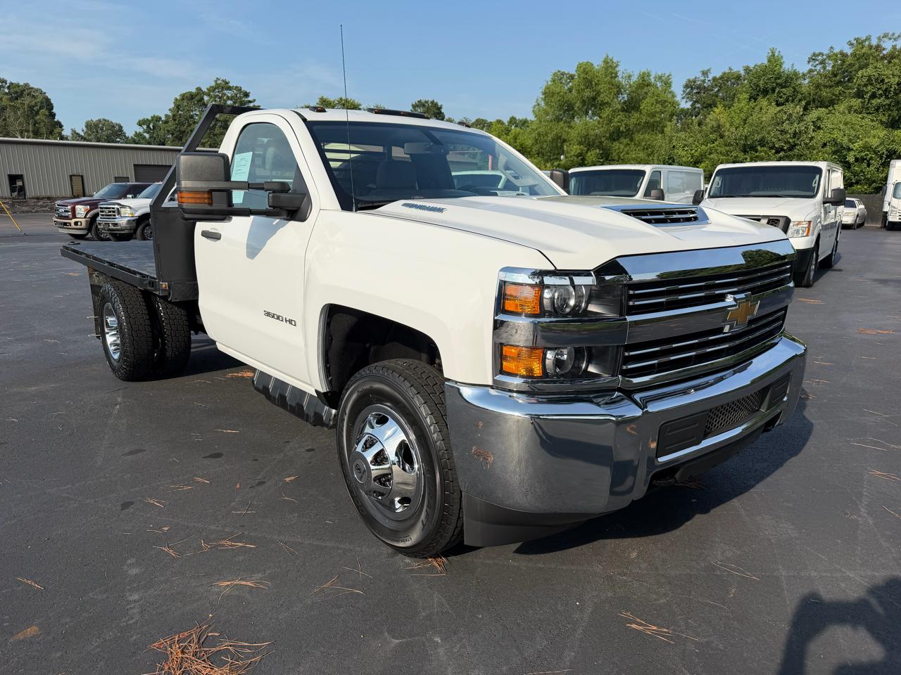 Chevrolet Silverado 3500HD 4WD Reg Cab 137.5" WB, 59.06" CA WT 2018