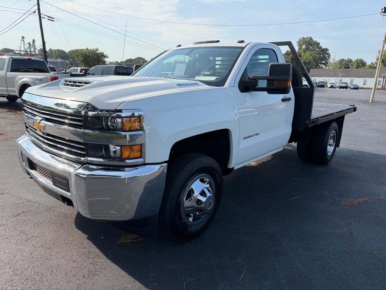 Chevrolet Silverado 3500HD 4WD Reg Cab 137.5" WB, 59.06" CA WT 2018