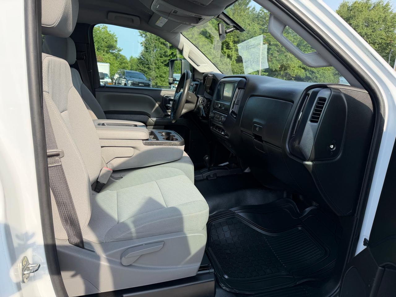 Chevrolet Silverado 3500HD 4WD Reg Cab 137.5" WB, 59.06" CA WT 2018