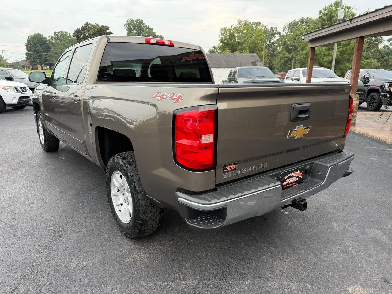 Chevrolet Silverado 1500 4WD Crew Cab 143.5" LT w/1LT 2015