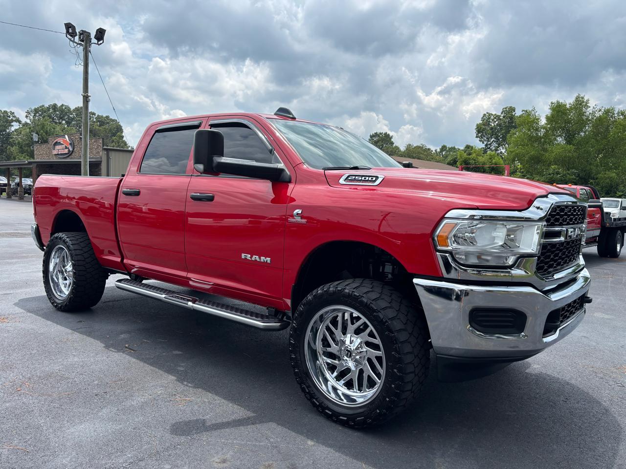 RAM 2500 Tradesman 4x4 Crew Cab 6'4" Box 2022