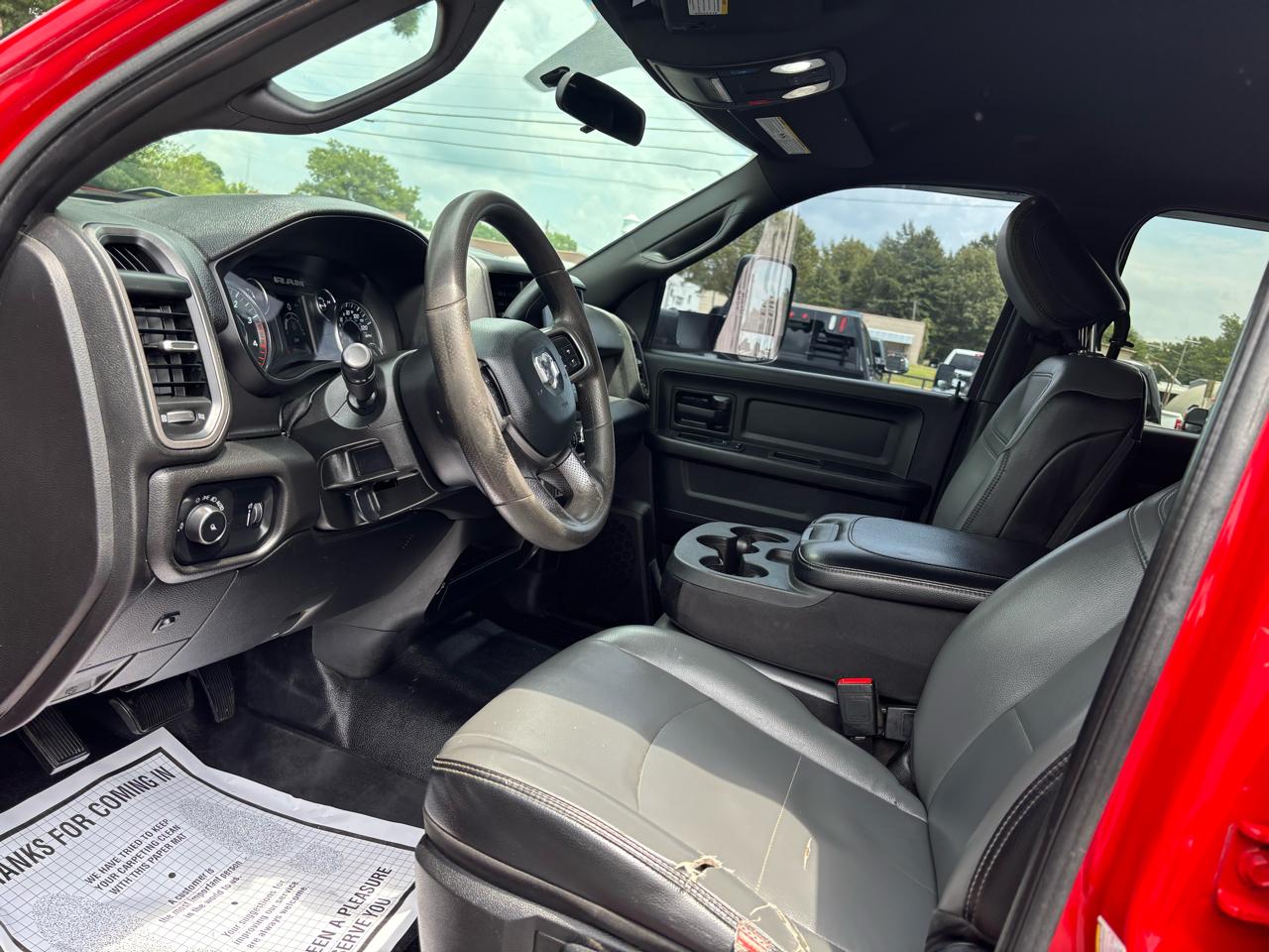 RAM 2500 Tradesman 4x4 Crew Cab 6'4" Box 2022