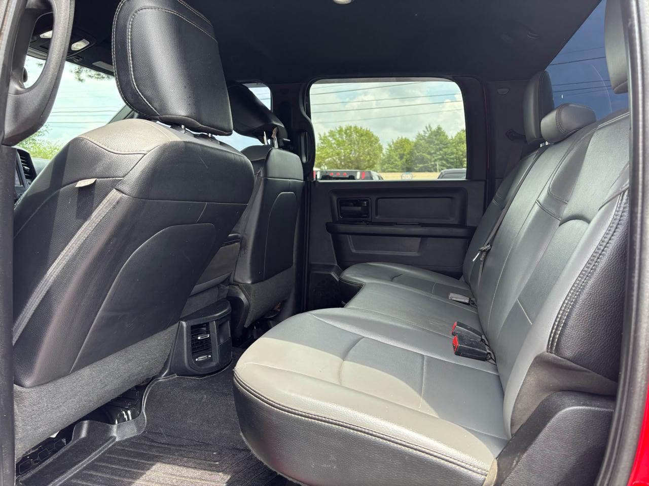 RAM 2500 Tradesman 4x4 Crew Cab 6'4" Box 2022