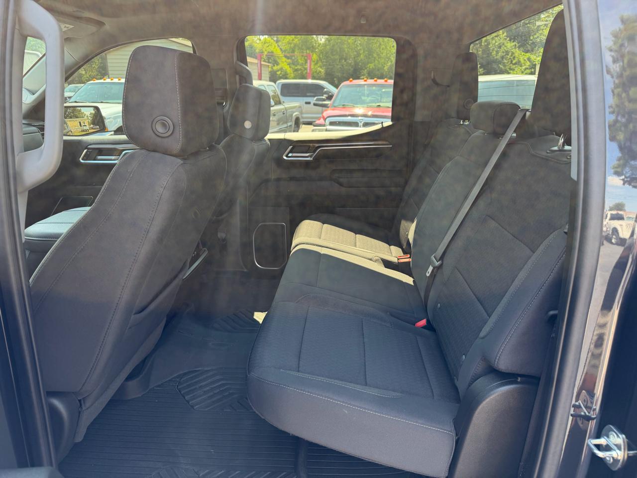 Chevrolet Silverado 1500 4WD Crew Cab 147" RST 2023