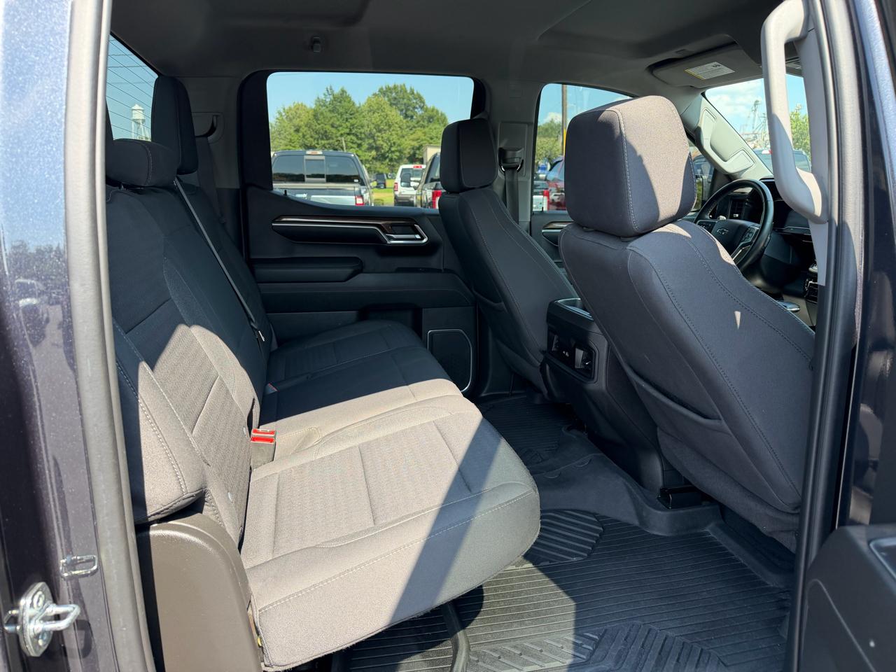 Chevrolet Silverado 1500 4WD Crew Cab 147" RST 2023