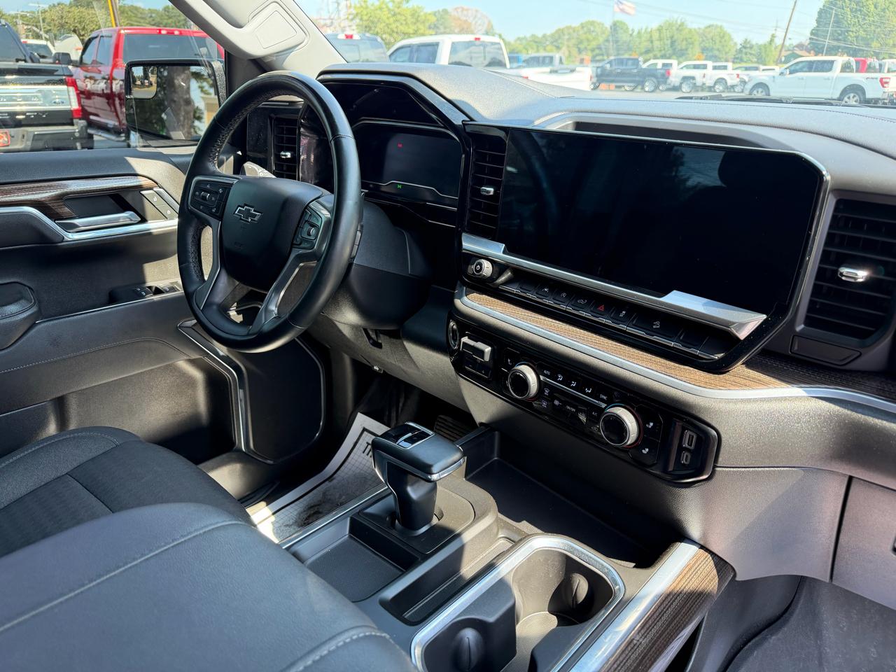 Chevrolet Silverado 1500 4WD Crew Cab 147" RST 2023