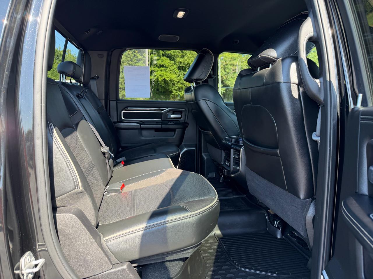 RAM 3500 Laramie 4x4 Crew Cab 8' Box 2022