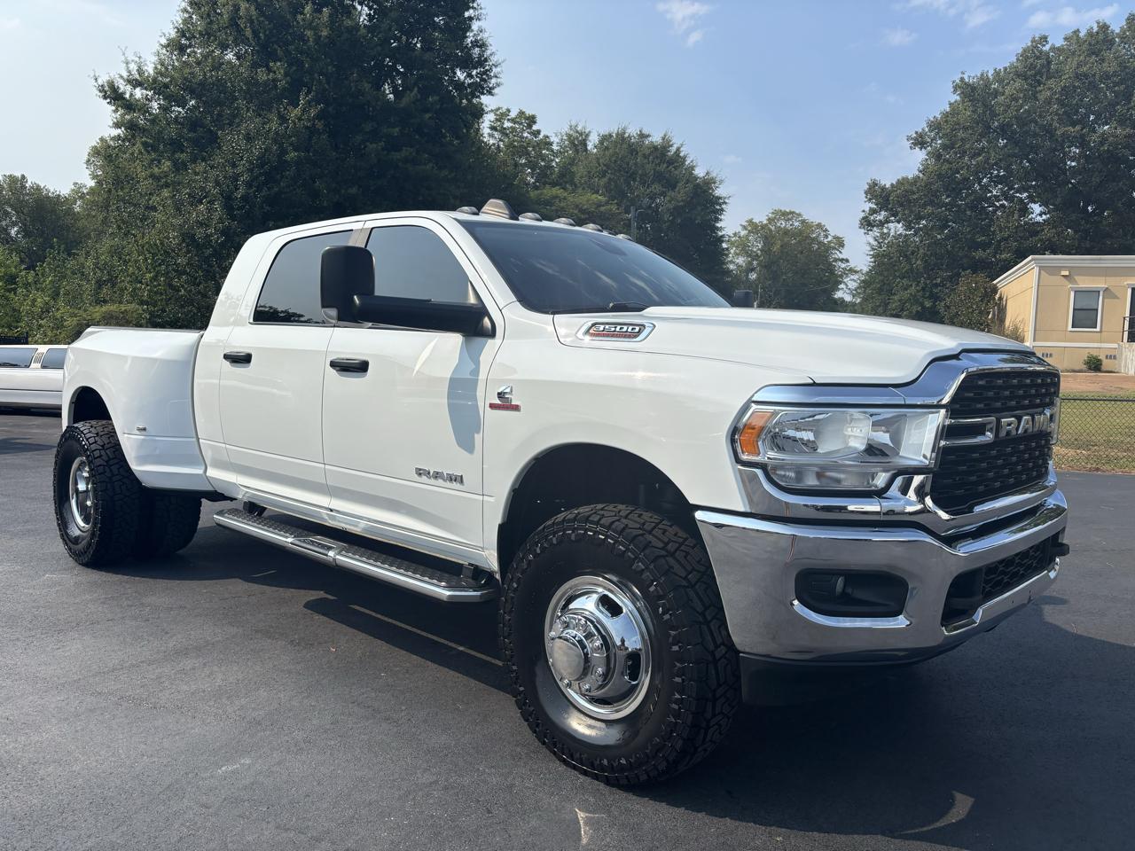 RAM 3500 Big Horn 4x4 Mega Cab 6'4" Box 2022