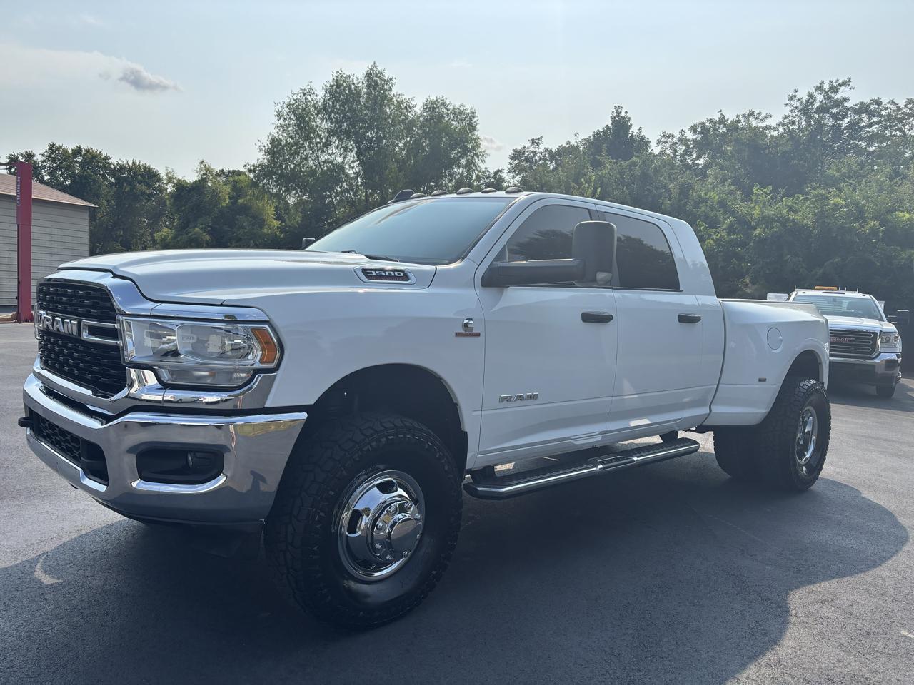 RAM 3500 Big Horn 4x4 Mega Cab 6'4" Box 2022