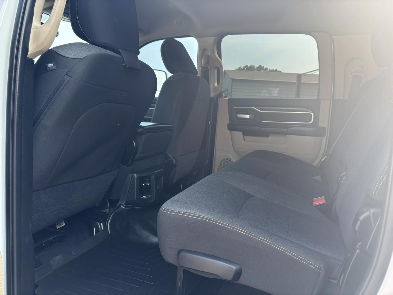 RAM 3500 Big Horn 4x4 Mega Cab 6'4" Box 2022
