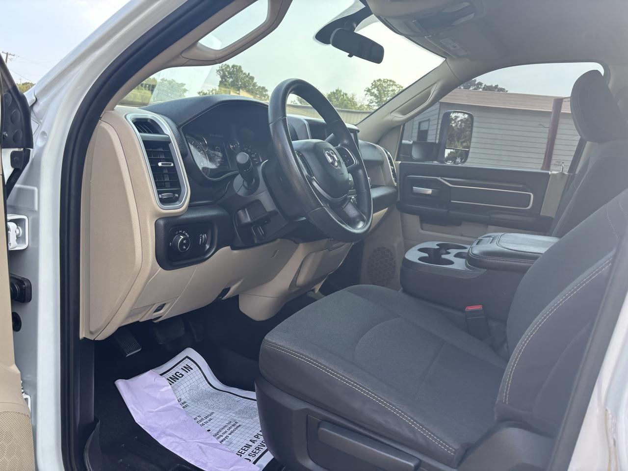 RAM 3500 Big Horn 4x4 Mega Cab 6'4" Box 2022
